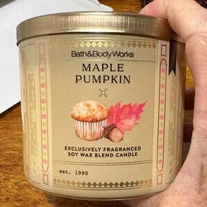 Bath & Body Works Maple Pumpkin Candle - Nwt & Hard To Find Fall Collection